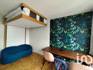 Studio à Courbevoie (92400)