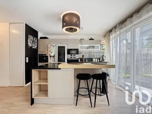 Apartment at Chevilly-Larue (94550)