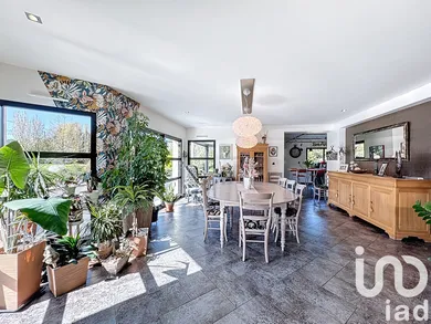 Architectural house in Franqueville-Saint-Pierre (76520)