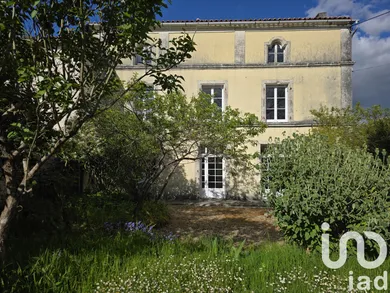 Maison de campagne à Rouillac (16170)