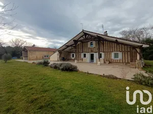 Maison traditionnelle à Cachen (40120)