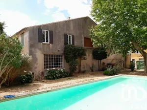 Mas à Saint-Gilles (30800)