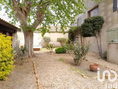 Mas à Saint-Gilles (30800)