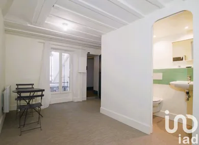 Apartment at Paris (75008)