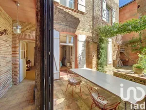 Mansion at Verdun-sur-Garonne (82600)