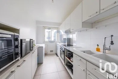 Apartment in Chevilly-Larue (94550)