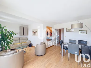 Appartement à Gretz-Armainvilliers (77220) — 2/12