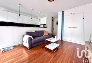 Apartment in Paris (75015)