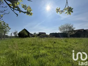 Land at Isigny-le-Buat (50540)