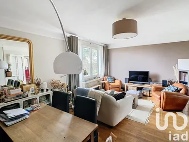 Apartment in Sèvres (92310)