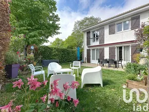 Townhouse at Montigny-le-Bretonneux (78180)