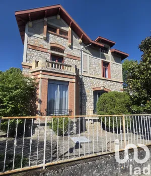 Mansion at Lempaut (81700)