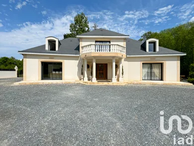 Architectural house at Laval (53000)