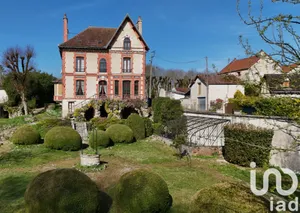 Mansion at Mussy-sur-Seine (10250)