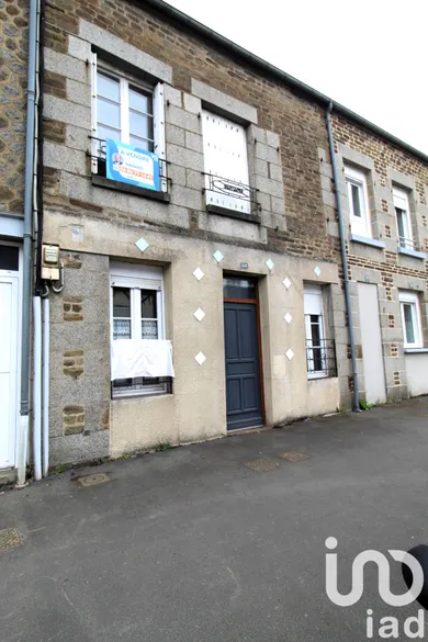 Townhouse in Saint-Hilaire-du-Harcouët (50600)
