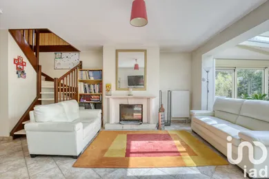House at Vauréal (95490) — 6/16