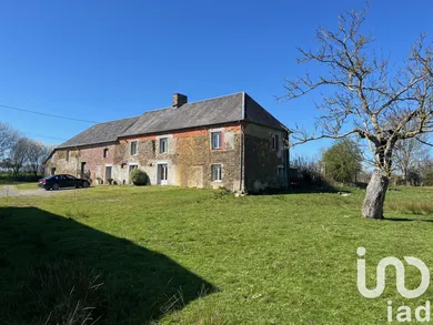 Maison de campagne à Carantilly (50570)