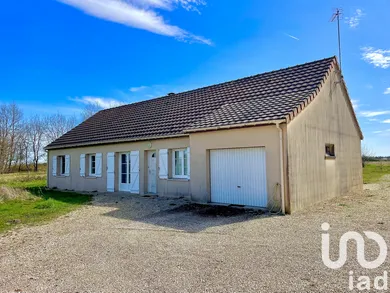 Traditional house at Lingé (36220)