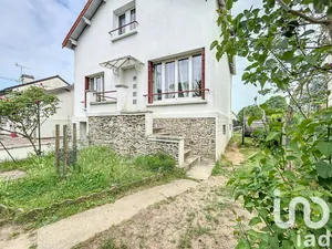 Maison traditionnelle à Aubergenville (78410)
