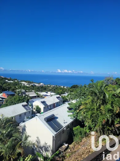 Appartement à les avirons (97425)