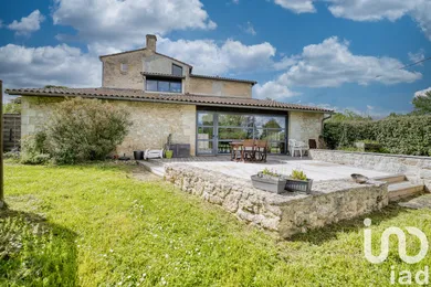 Architectural house at Podensac (33720)