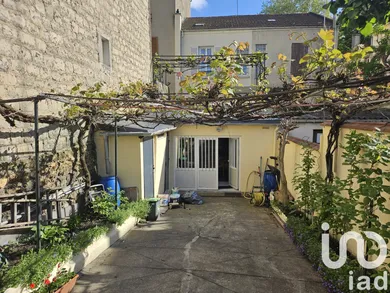 Maison de ville à Saint-Denis (93200)