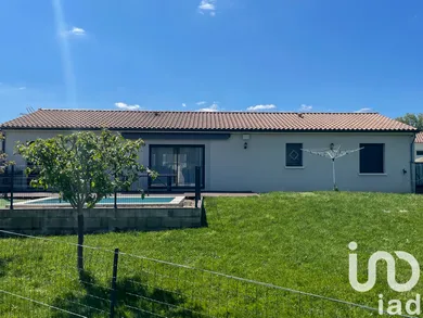 Detached house at Plassay (17250)