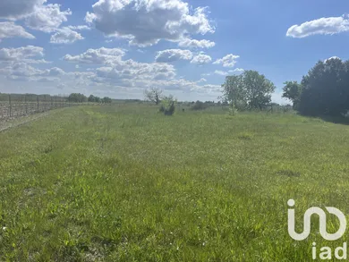 Terrain à bâtir à Jarnac-Champagne (17520)