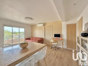 Apartment at Six-Fours-les-Plages (83140)