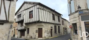 House at Saint-Jean-d'Angély (17400)