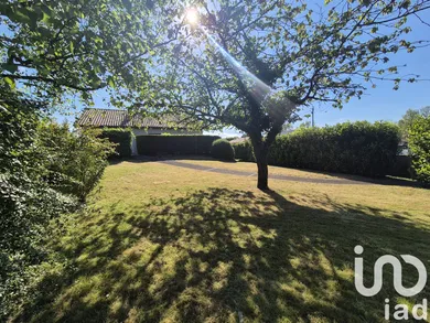 House at Thouars (79100)