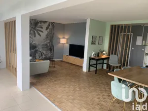 Apartment at Le Chesnay (78150)