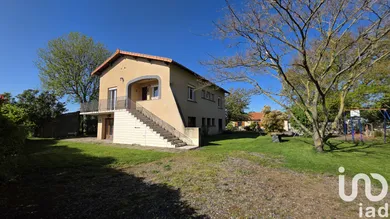 Maison à Saint-Beauzire (63360)