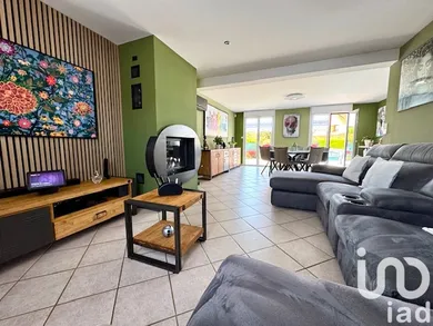 Architectural house at Estevelles (62880)