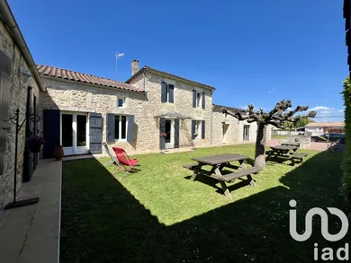 Park home at Eyrans (33390)