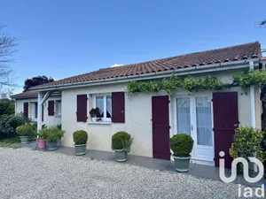 House at Fléac (16730)