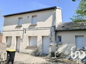 Building at Saint-Quentin (02100)
