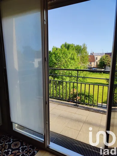 Apartment at Le Mesnil-Saint-Denis (78320) — 5/12