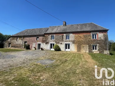 Maison de campagne à Carantilly (50570)
