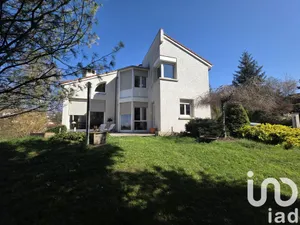 Architectural house at Saint-Just-Malmont (43240)