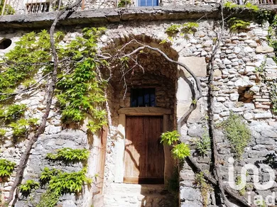 Village house in Rousset-les-Vignes (26770)