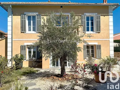 House at Bandol (83150)