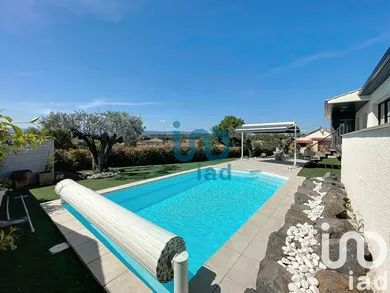 Architectural house in Corneilhan (34490)