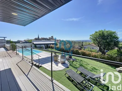 Architectural house in Corneilhan (34490)