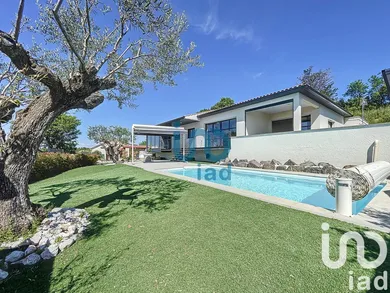 Architectural house at Corneilhan (34490)