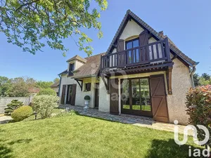 House at Gouvernes (77400)