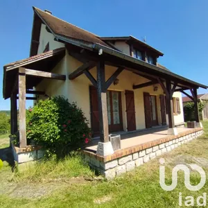 House at Vernon (27200)
