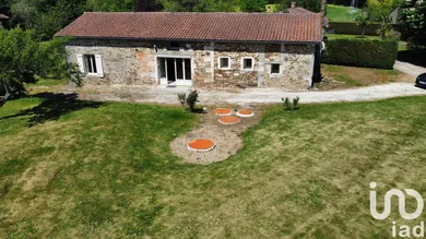 House at Rouzède (16220)