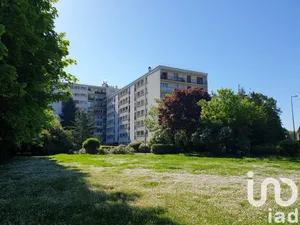 Apartment at Fresnes (94260)