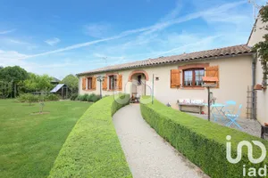 Traditional house at Villemur-sur-Tarn (31340)